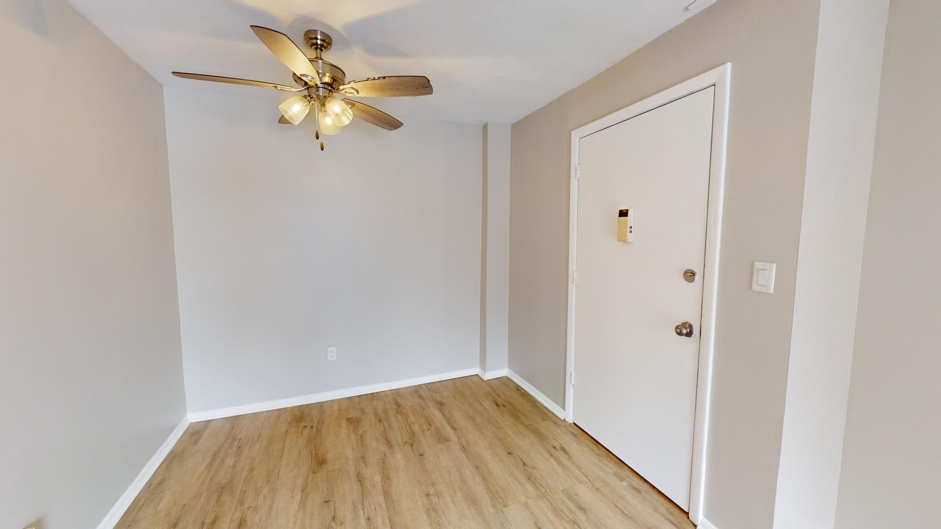 Maple Heights Apartment: 15312 Maple Park Dr.