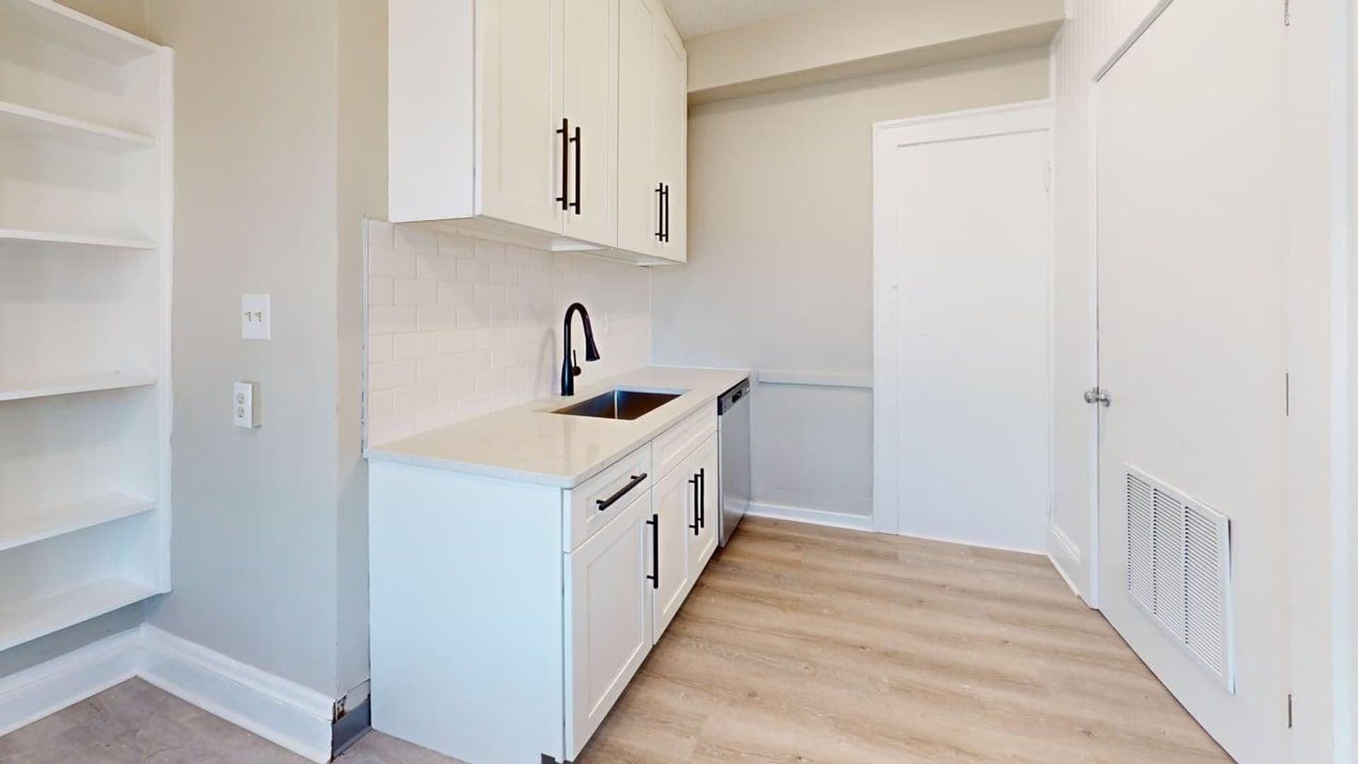 Cleveland Apartment: 3845 Riveredge Rd.