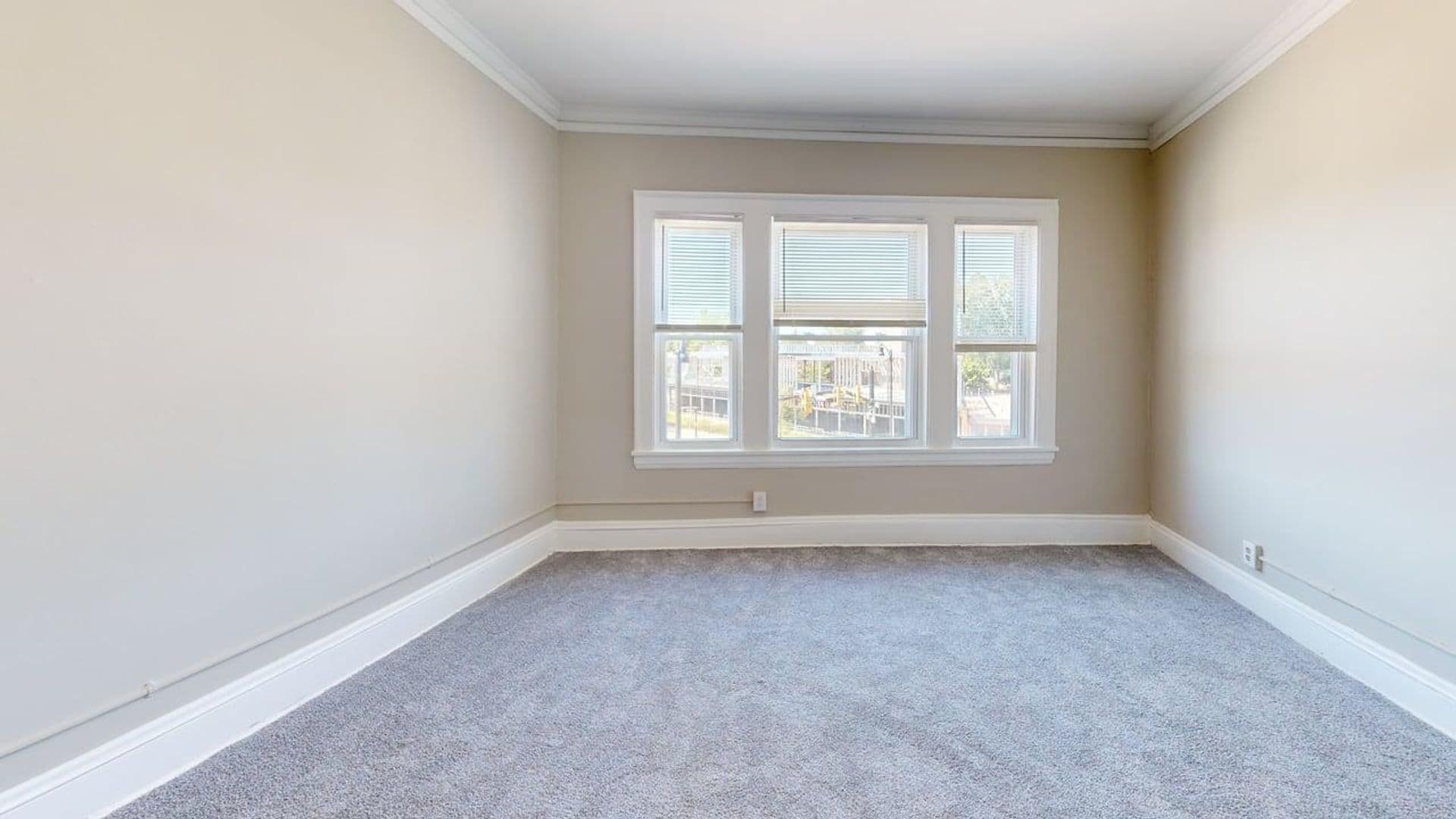 Cleveland Apartment: 3845 Riveredge Rd.