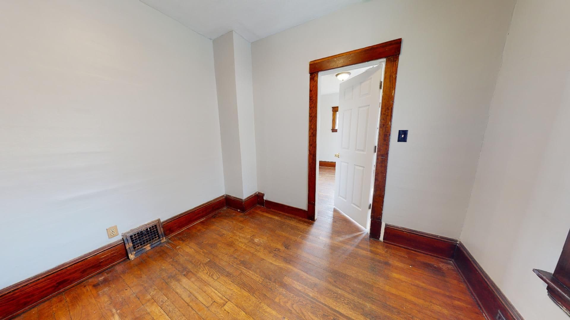 Cleveland Apartment: 1471 West 98th St.