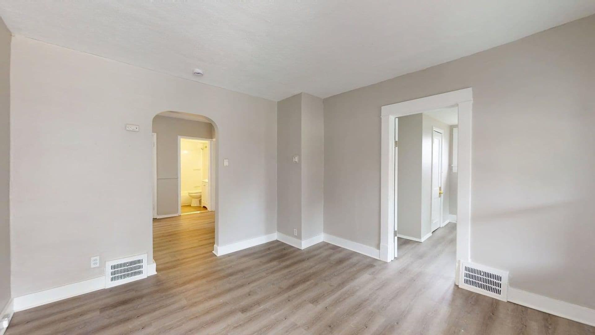 Cleveland Apartment: 888 Rondel Rd