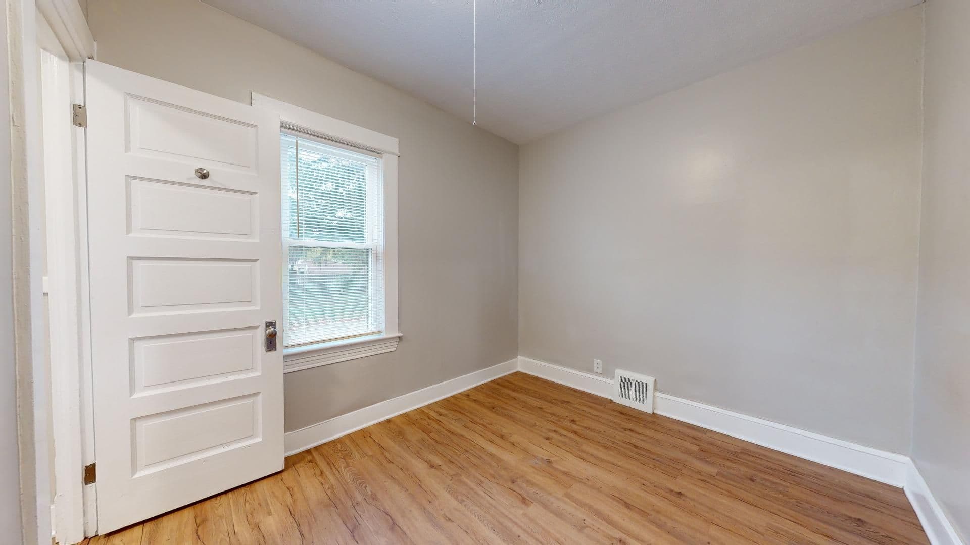 Cleveland Apartment: 4420 Bush Ave.