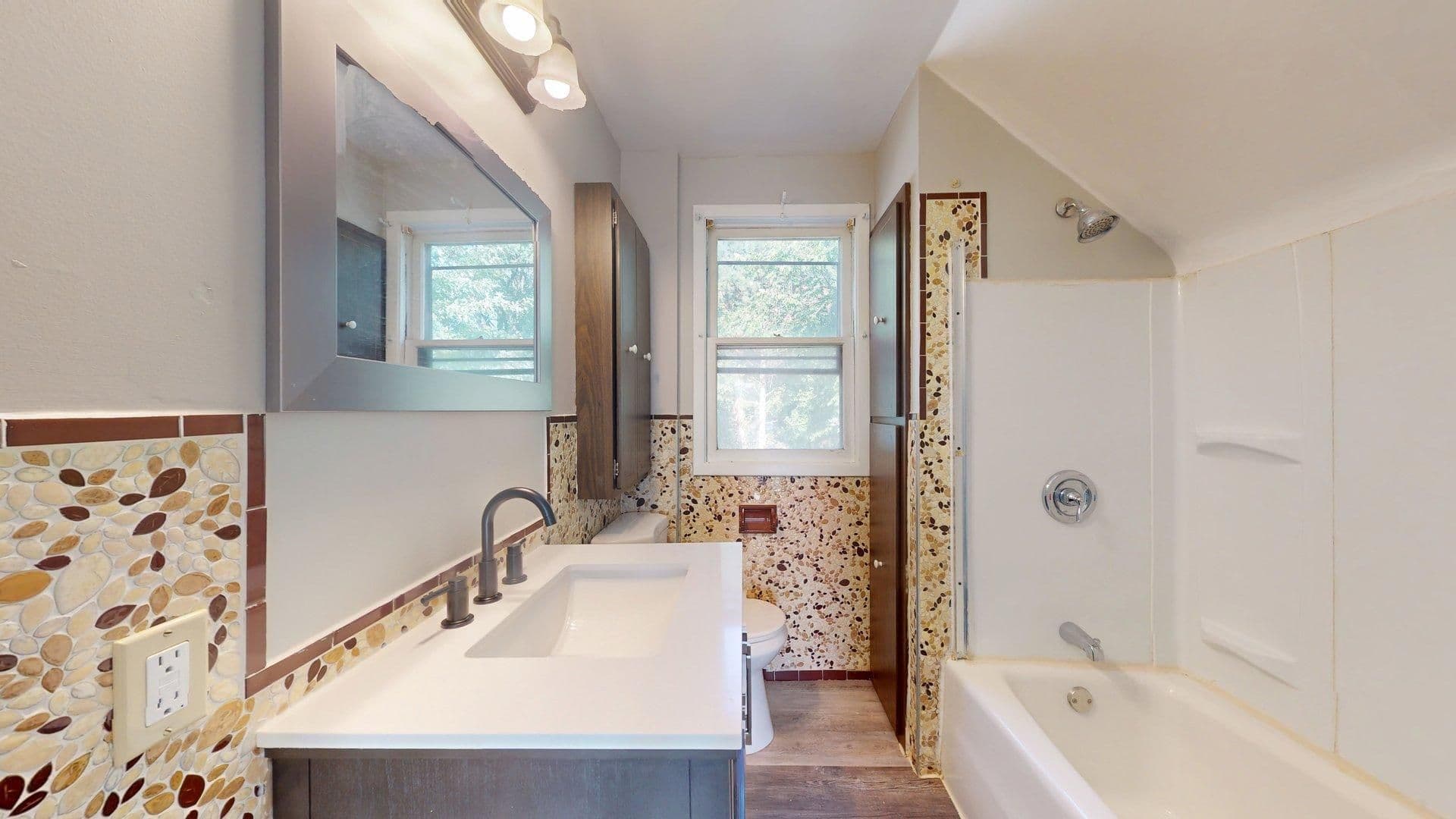 Cleveland House: 10914 Oliver Road