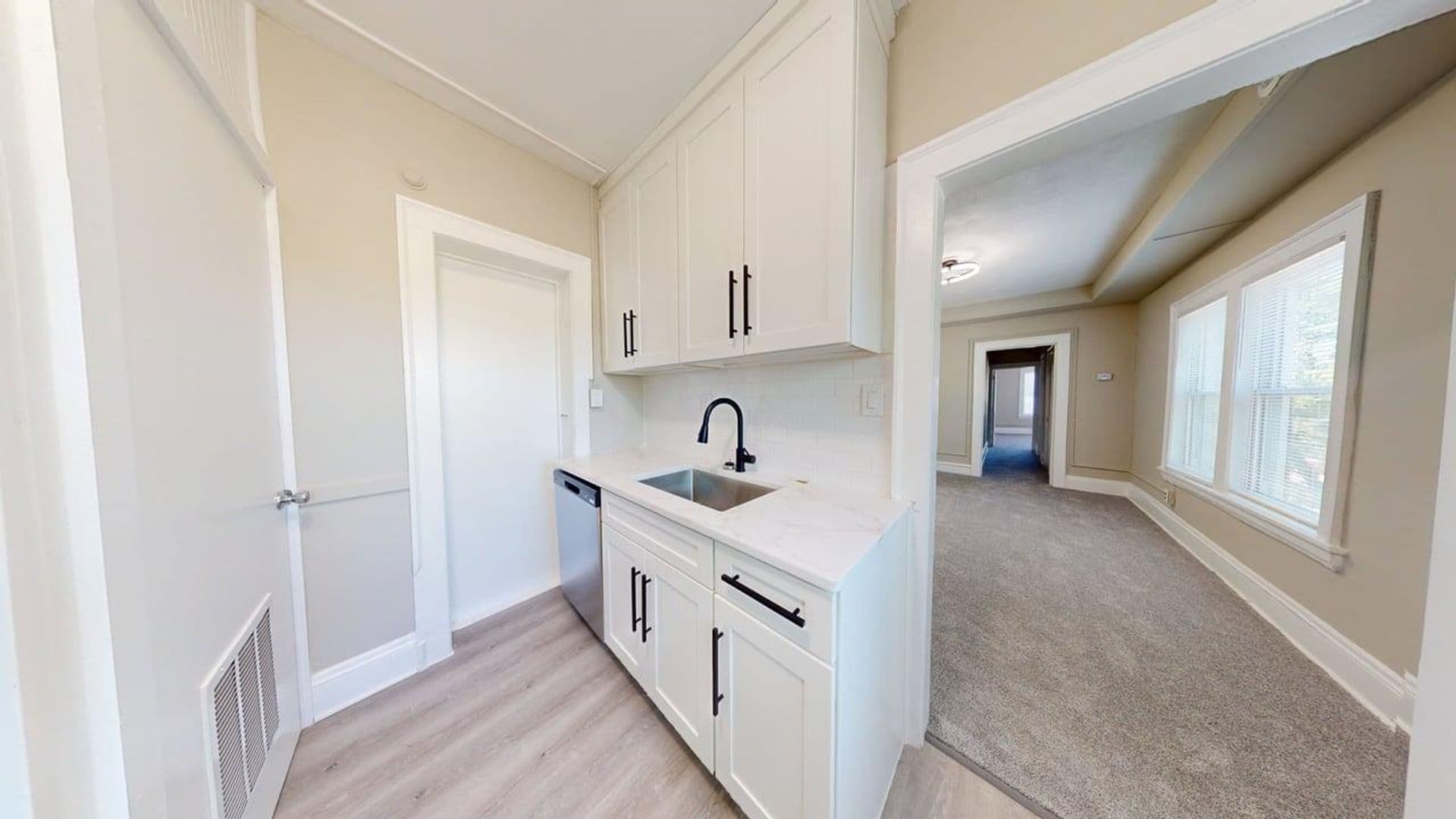 Cleveland Apartment: 3845 Riveredge Rd.