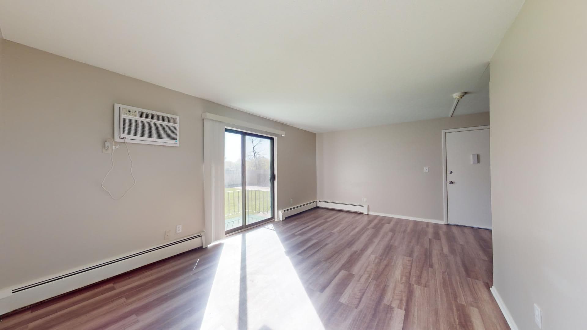 Maple Heights Apartment: 15312 Maple Park Dr.