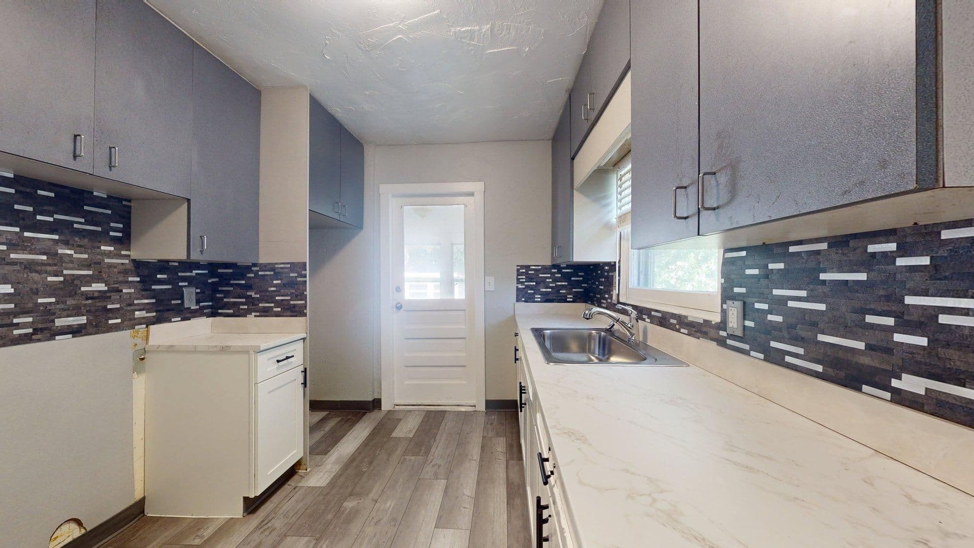 Cleveland House: 10914 Oliver Road