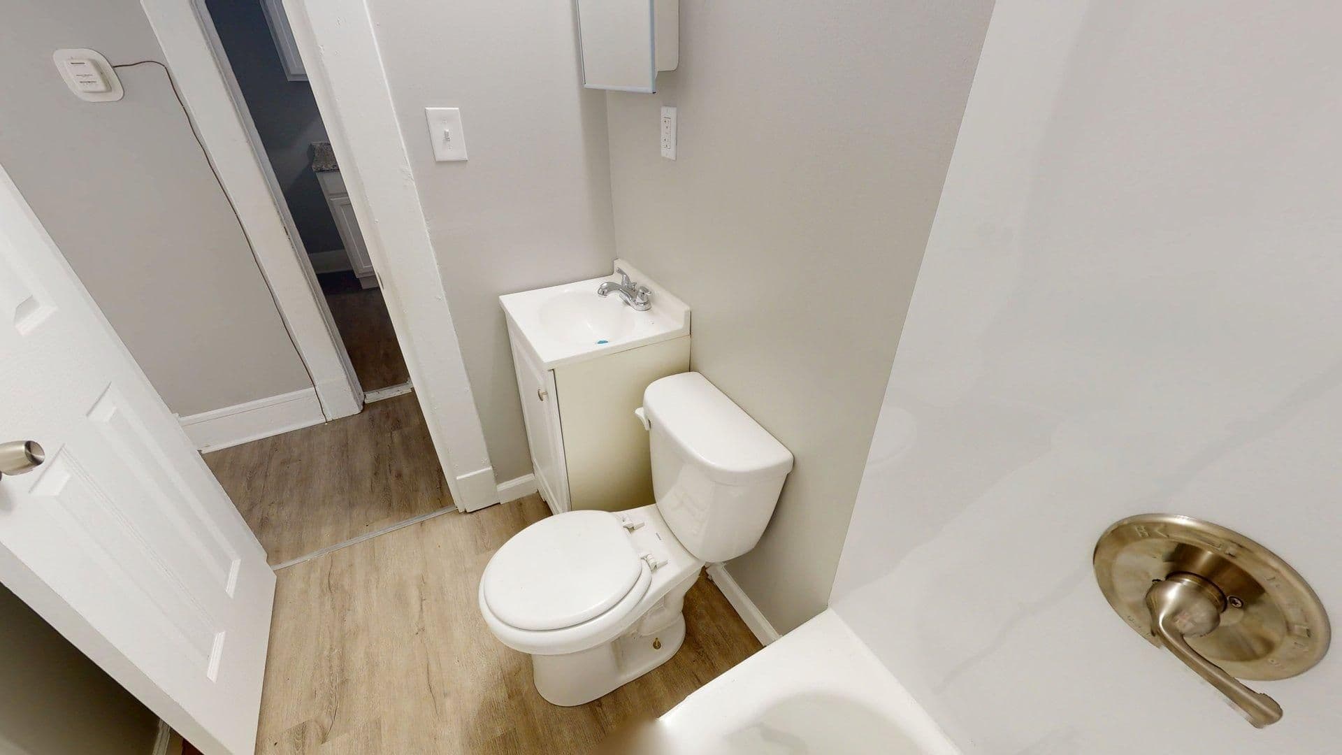 Cleveland Apartment: 8111 Madison Avenue