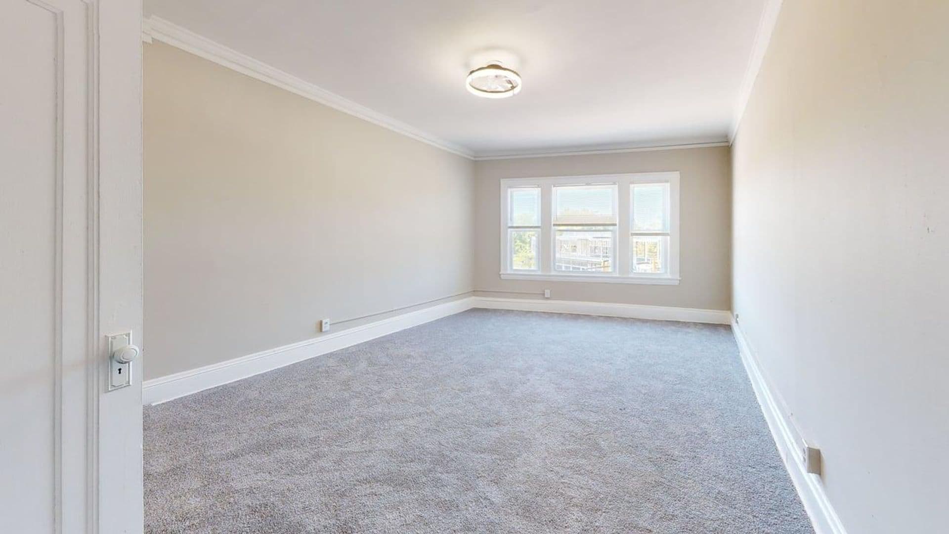 Cleveland Apartment: 3845 Riveredge Rd.