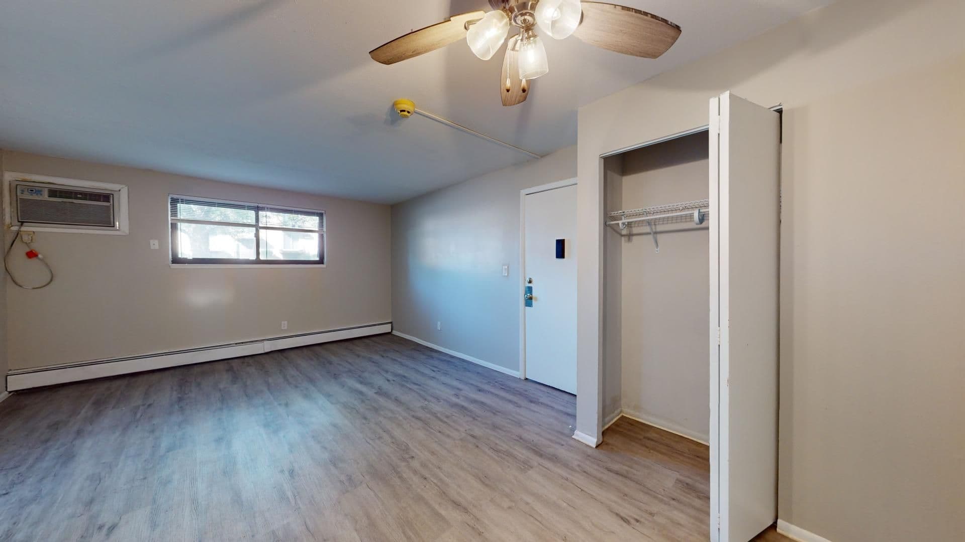 Maple Heights Apartment: 15312 Maple Park Dr.