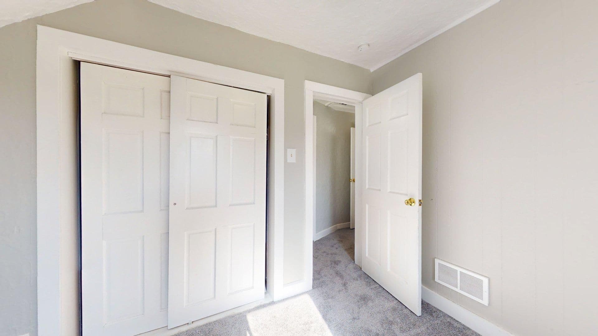 Cleveland House: 10914 Oliver Road