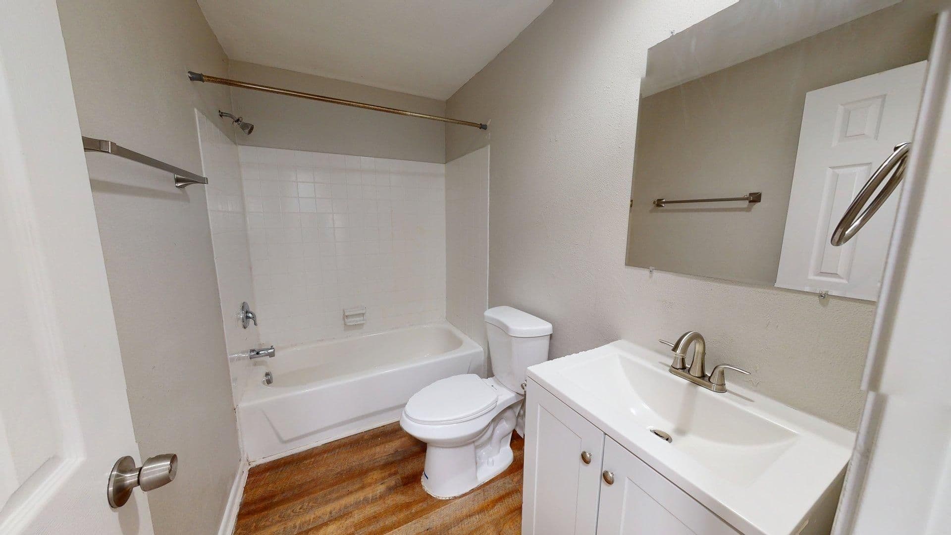 Elyria Apartment: 630 S. Abbe Rd.