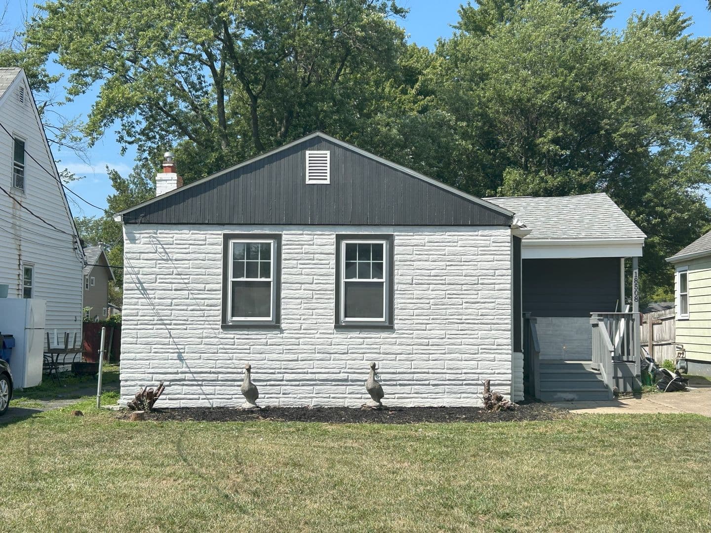 Cleveland House: 18508 Rockland Ave.