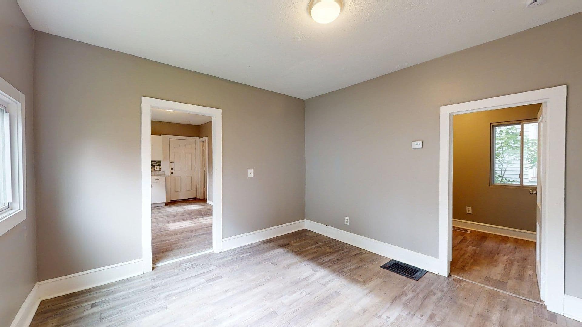 Cleveland Apartment: 4221 Newark Avenue