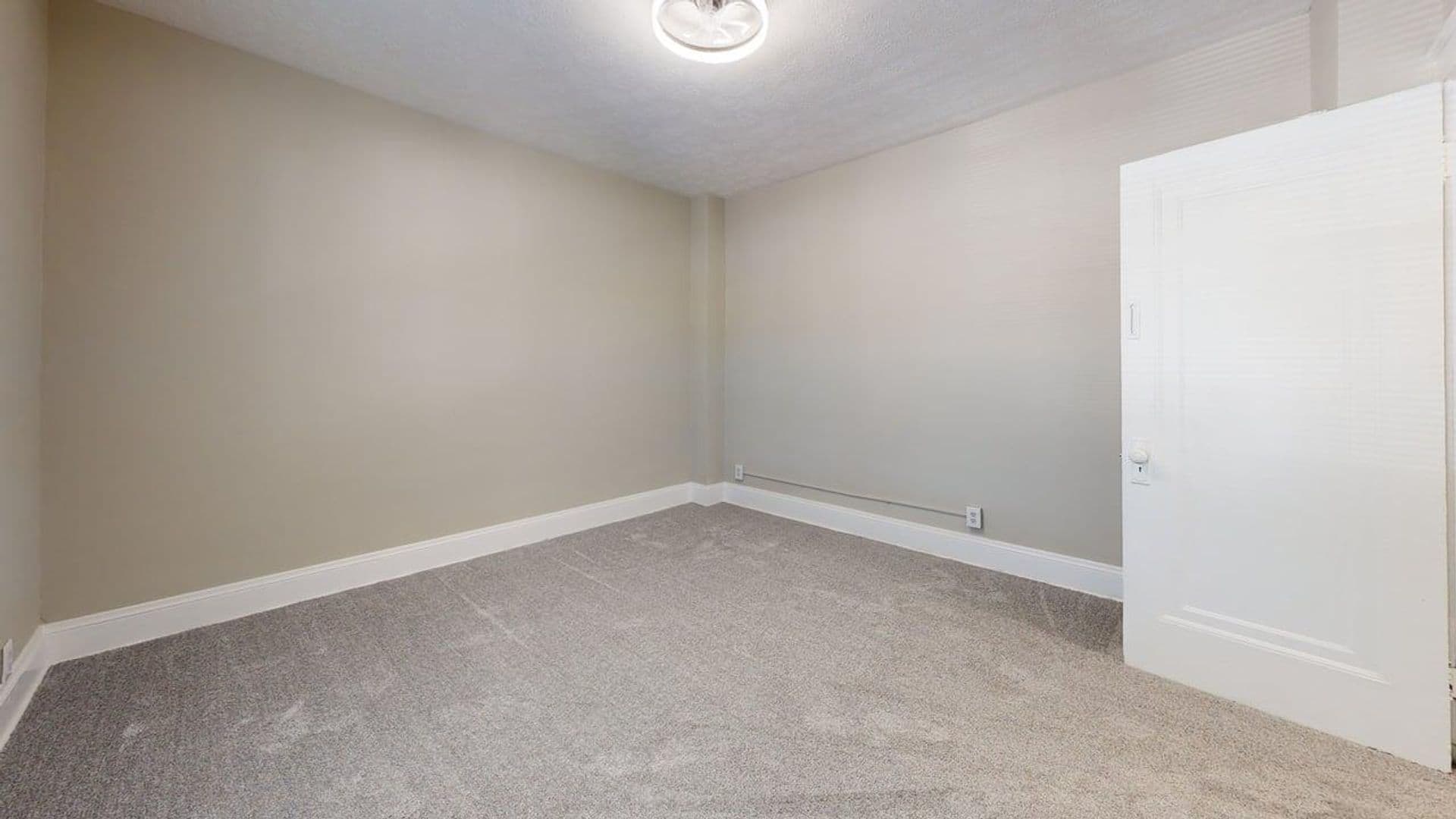 Cleveland Apartment: 3845 Riveredge Rd.