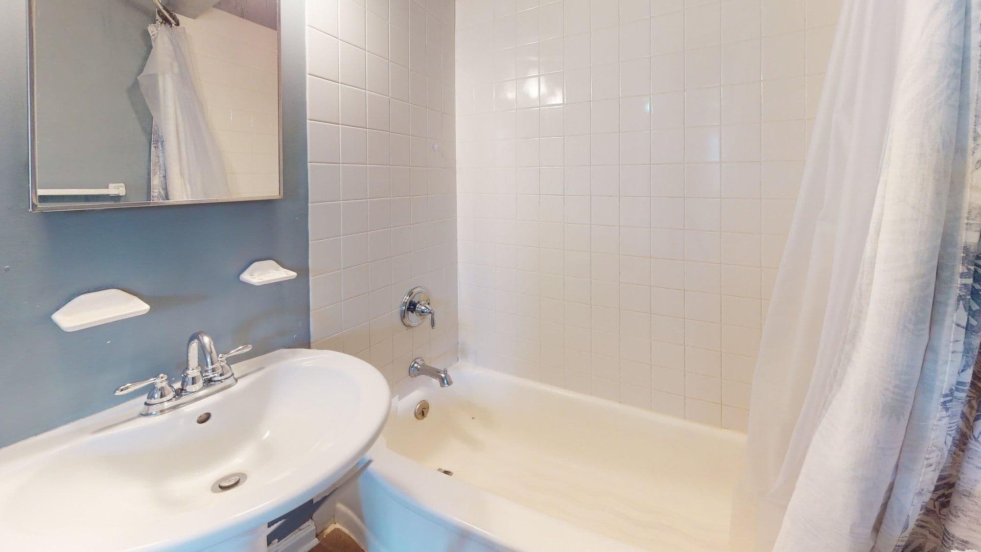 Shaker Heights Apartment: 2550 Kemper Rd