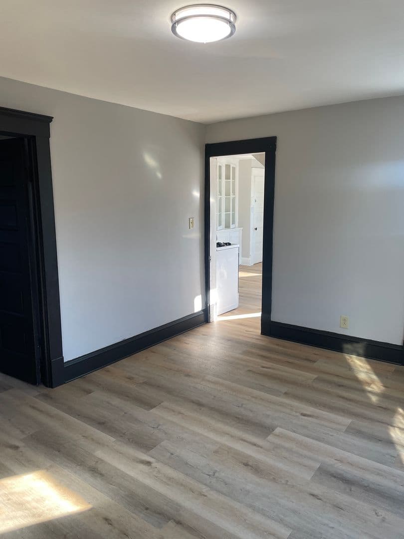 Parma Apartment: 5977 Ridge Road