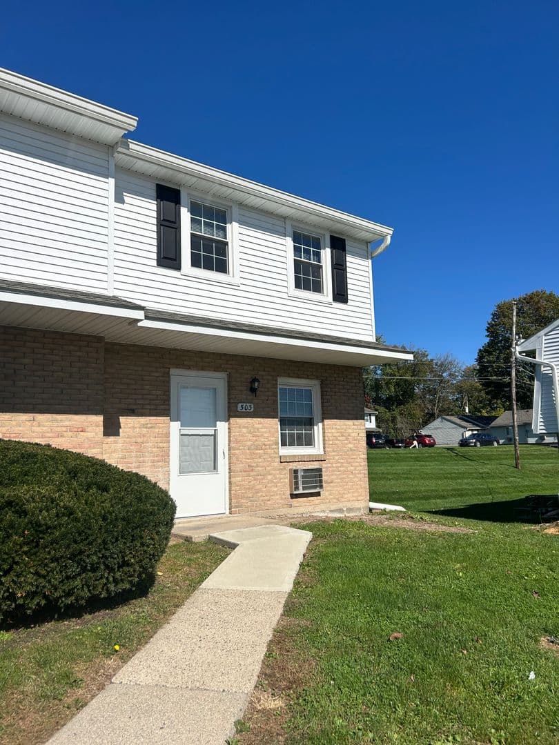 Wind Gap Apartment: 3 Taft Street