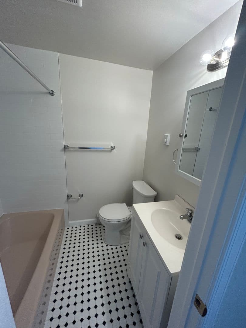 Wind Gap Apartment: 3 Taft Street