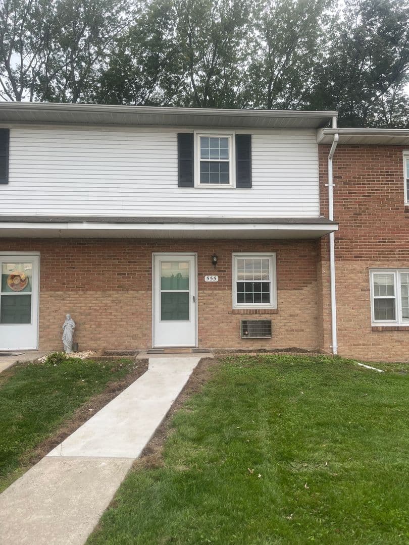 Wind Gap Apartment: 3 Taft Street