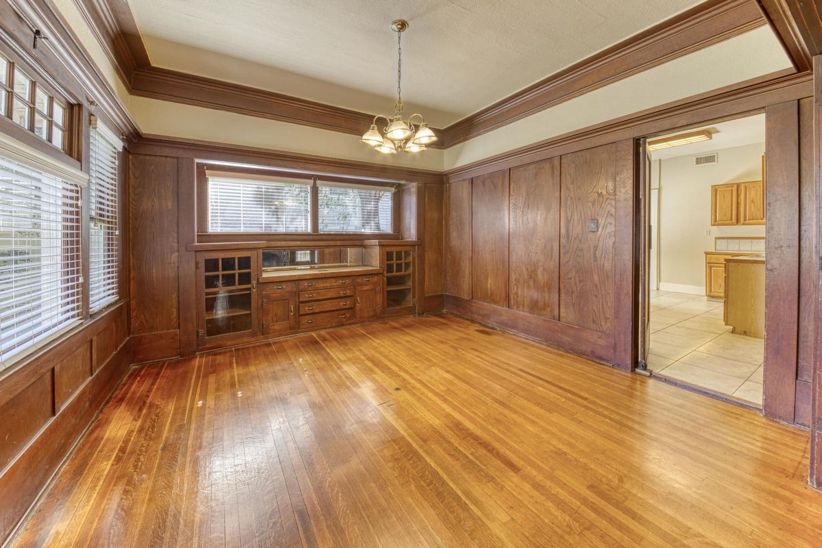 Fresno House: 734 E Peralta