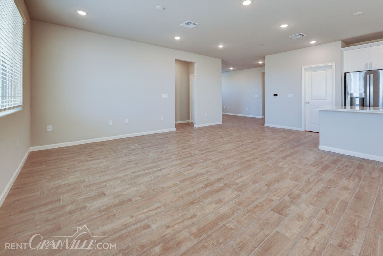 Clovis House: 877 Halford Lane