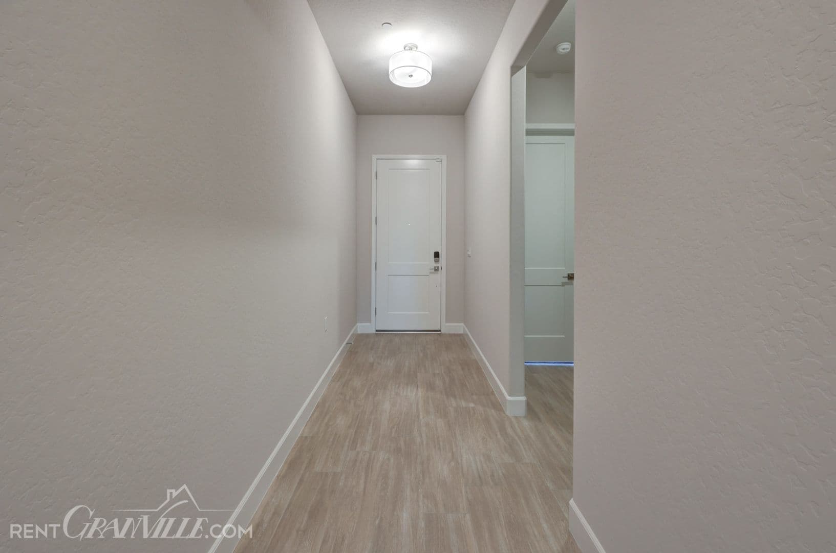 Fresno House: 1316 E Santa Ana Dr