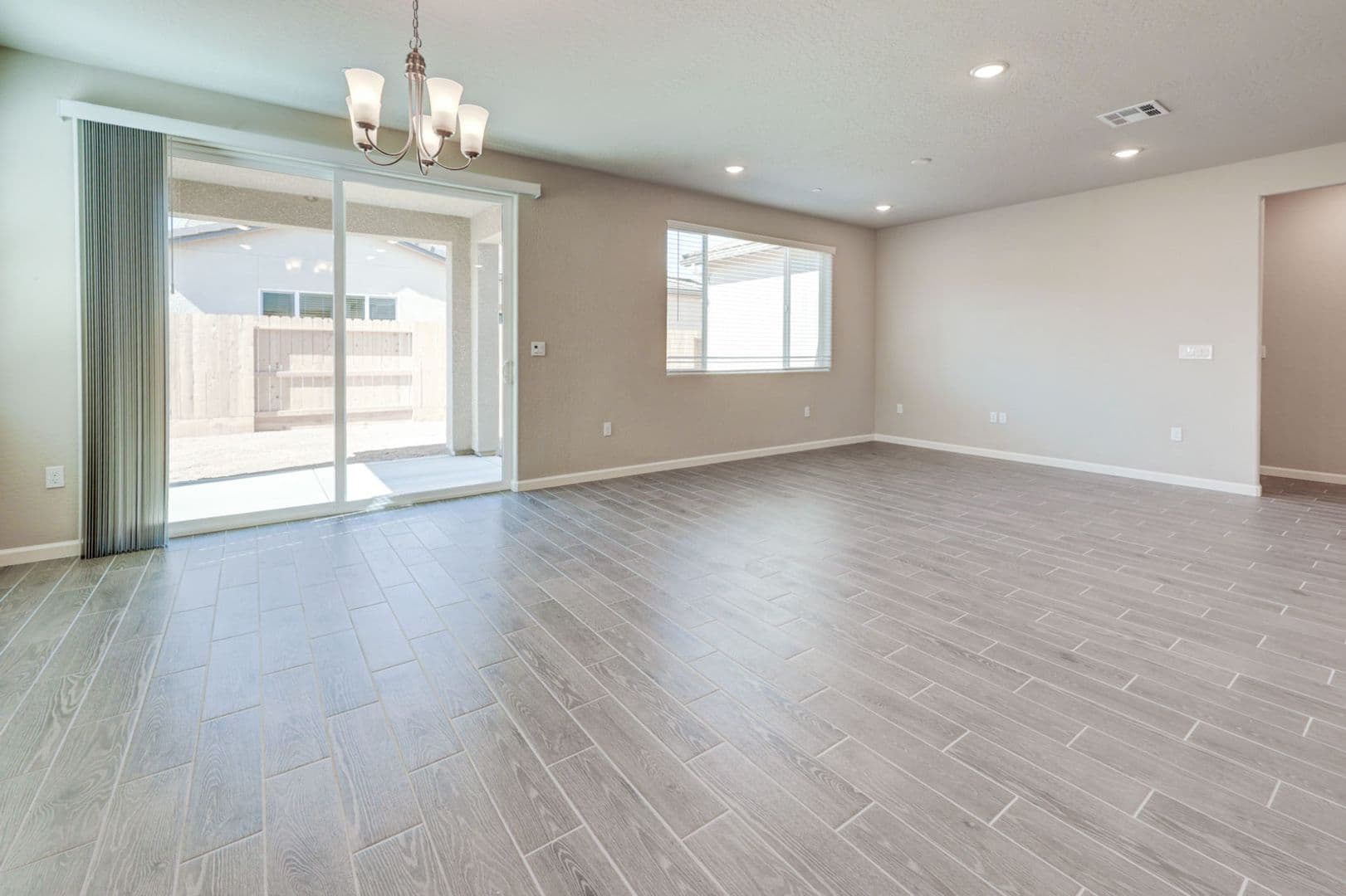 Clovis House: 853 Eclipse Lane