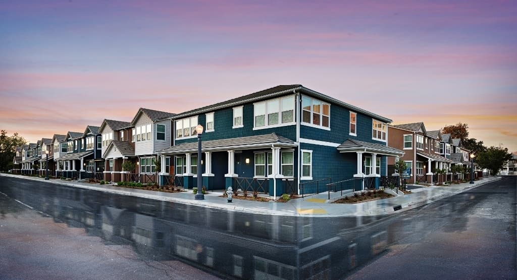 Fresno Apartment: Crichton Place on L Street