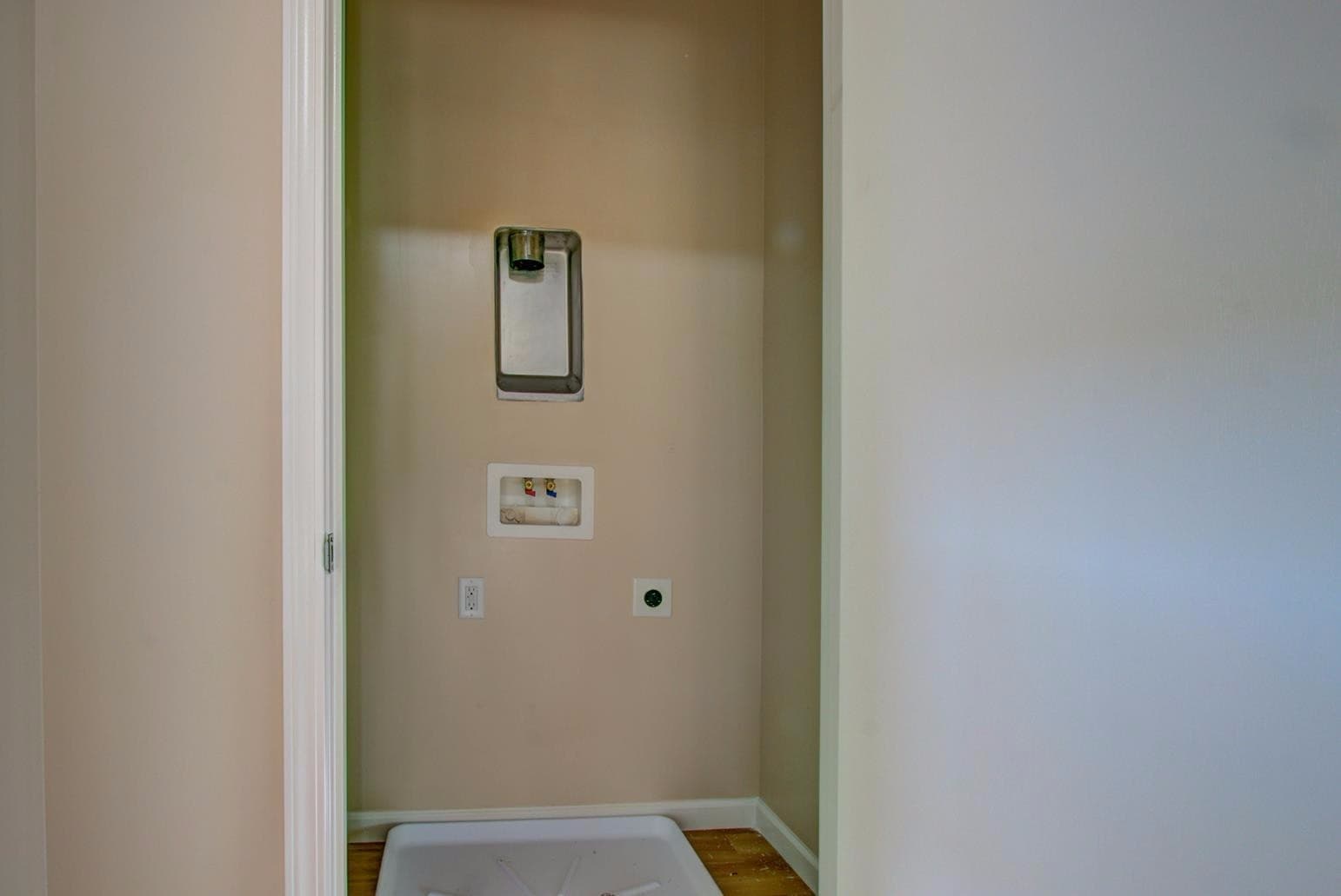 Fresno Apartment: 1525 Van Ness/1530 Fulton/1560 Fulton/2035 Stanislaus