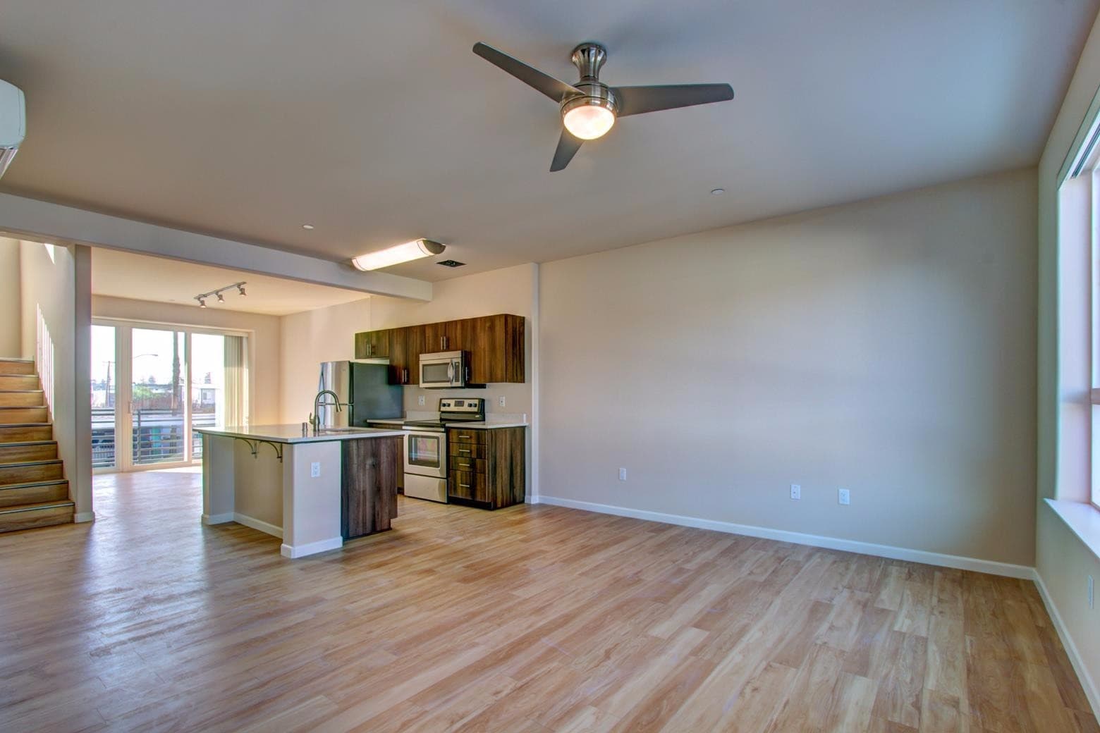 Fresno Apartment: 1525 Van Ness/1530 Fulton/1560 Fulton/2035 Stanislaus