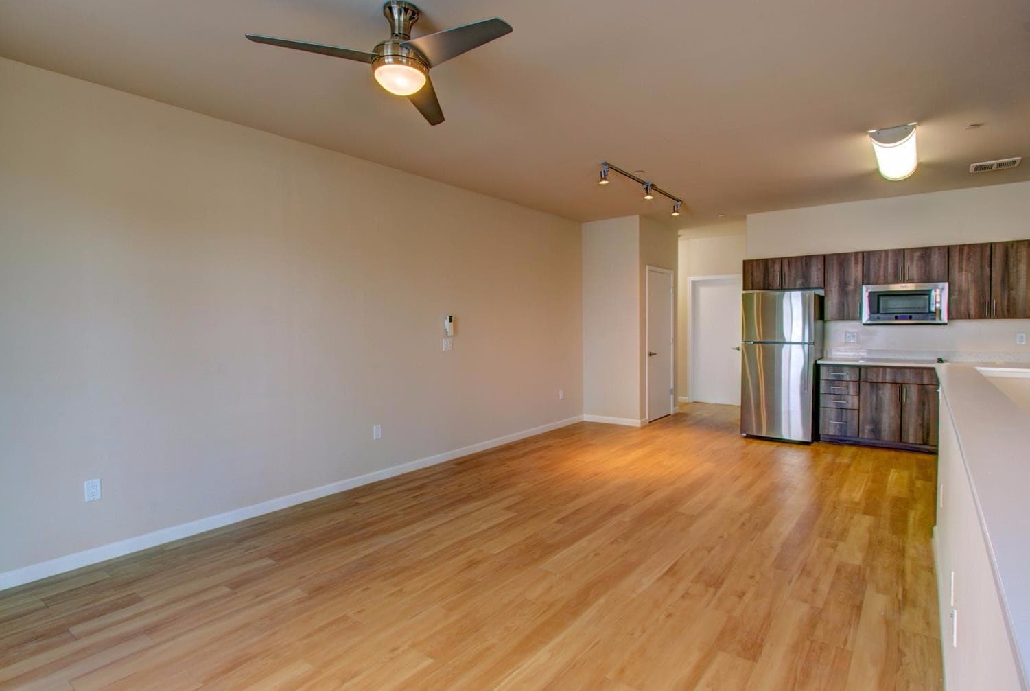 Fresno Apartment: 1525 Van Ness/1530 Fulton/1560 Fulton/2035 Stanislaus
