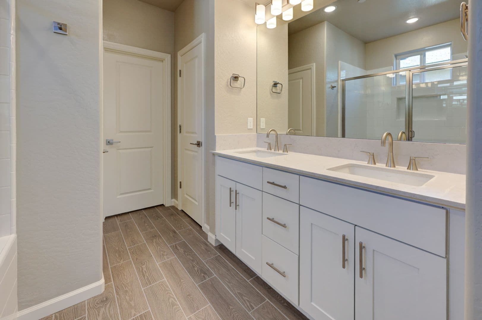 Clovis House: 853 Eclipse Lane