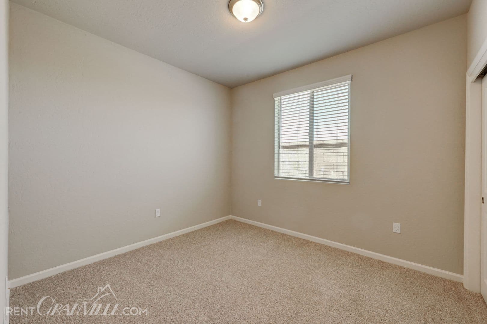 Clovis House: 877 Halford Lane