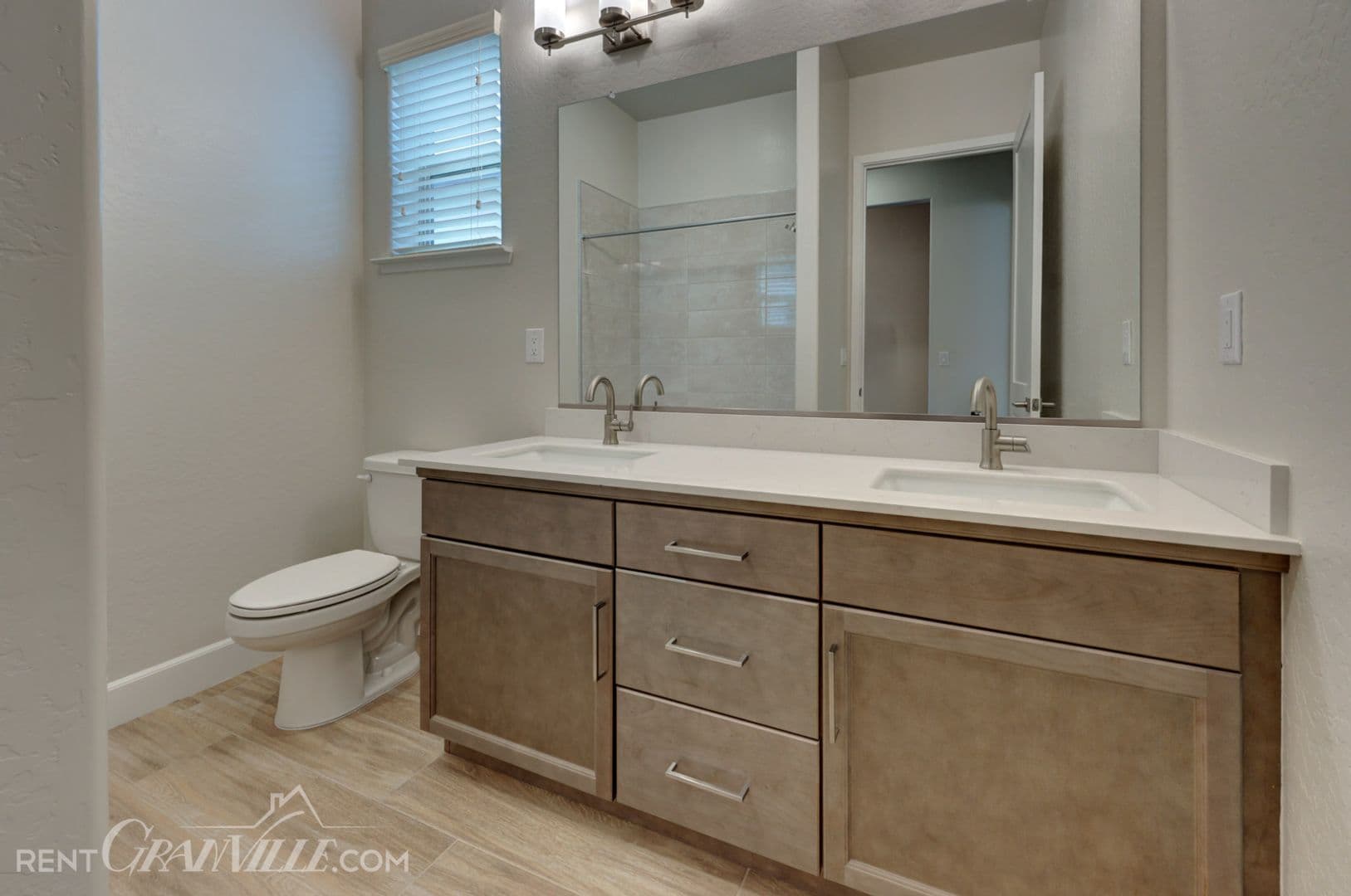 Fresno House: 7174 W Ashcroft