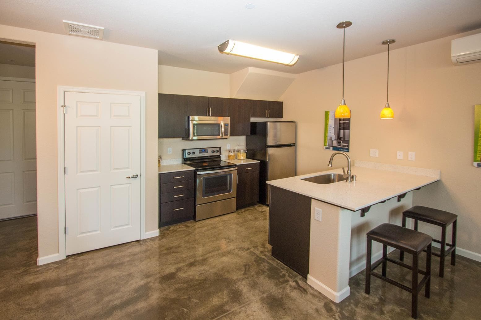 Fresno Apartment: Crichton Place on L Street