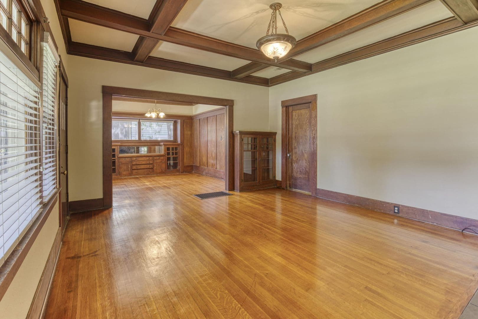 Fresno House: 734 E Peralta