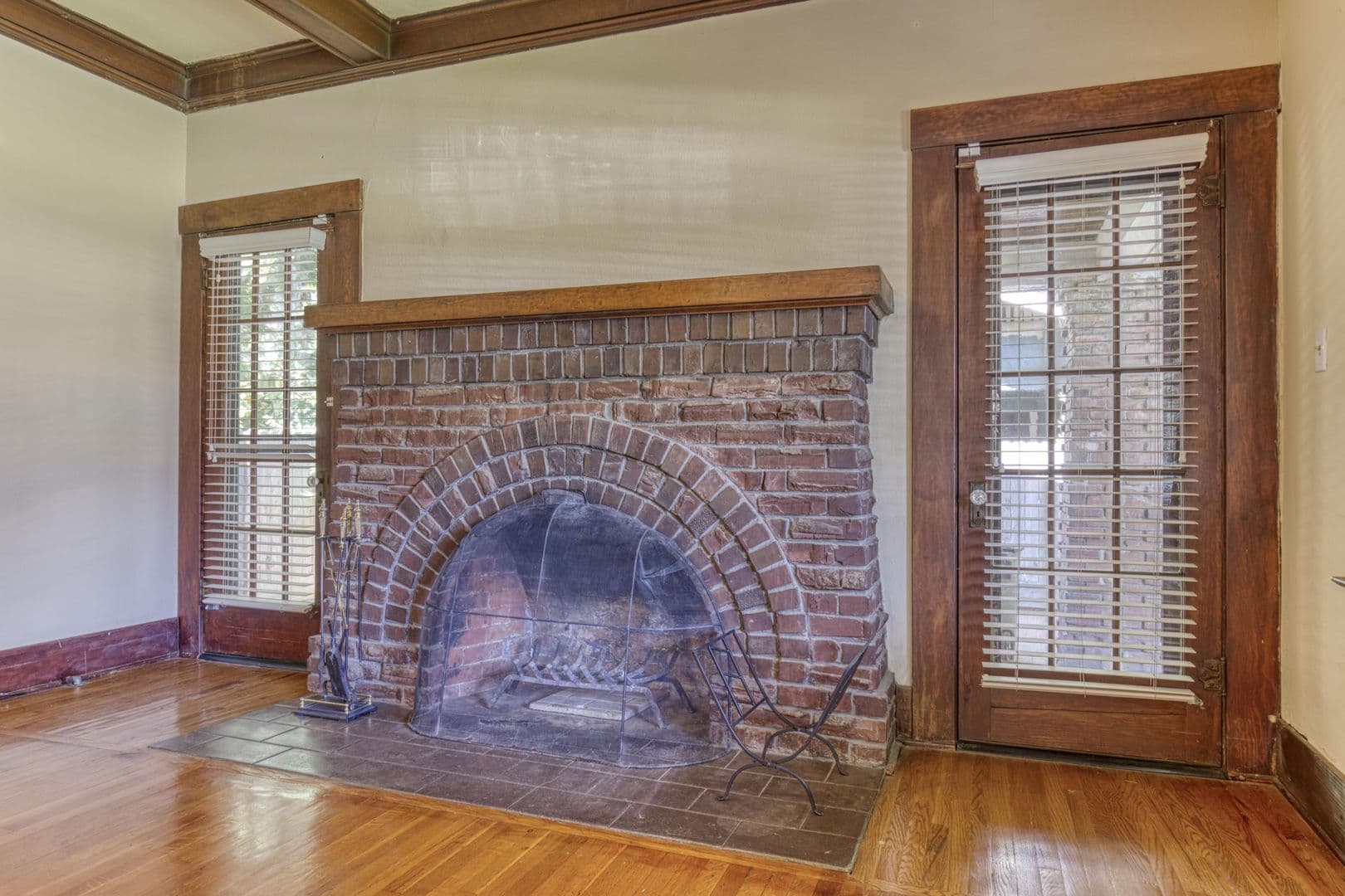 Fresno House: 734 E Peralta