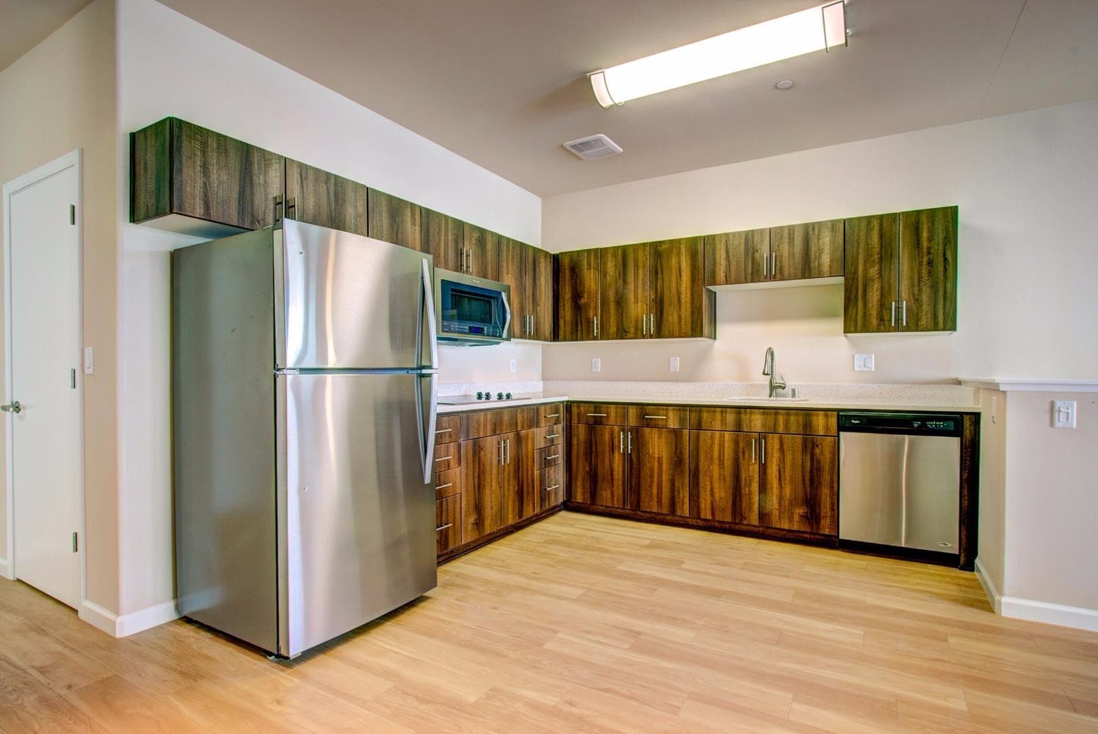 Fresno Apartment: 1525 Van Ness/1530 Fulton/1560 Fulton/2035 Stanislaus