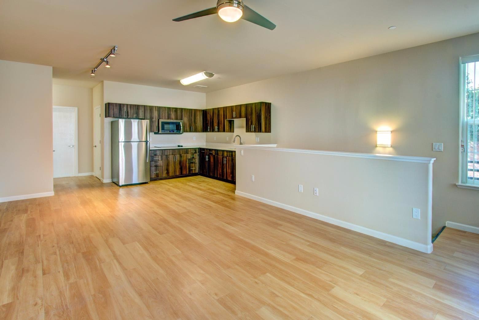Fresno Apartment: 1525 Van Ness/1530 Fulton/1560 Fulton/2035 Stanislaus
