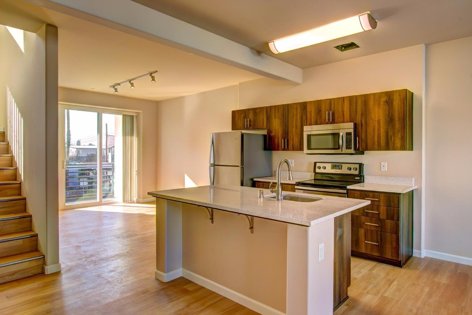 Fresno Apartment: 1525 Van Ness/1530 Fulton/1560 Fulton/2035 Stanislaus