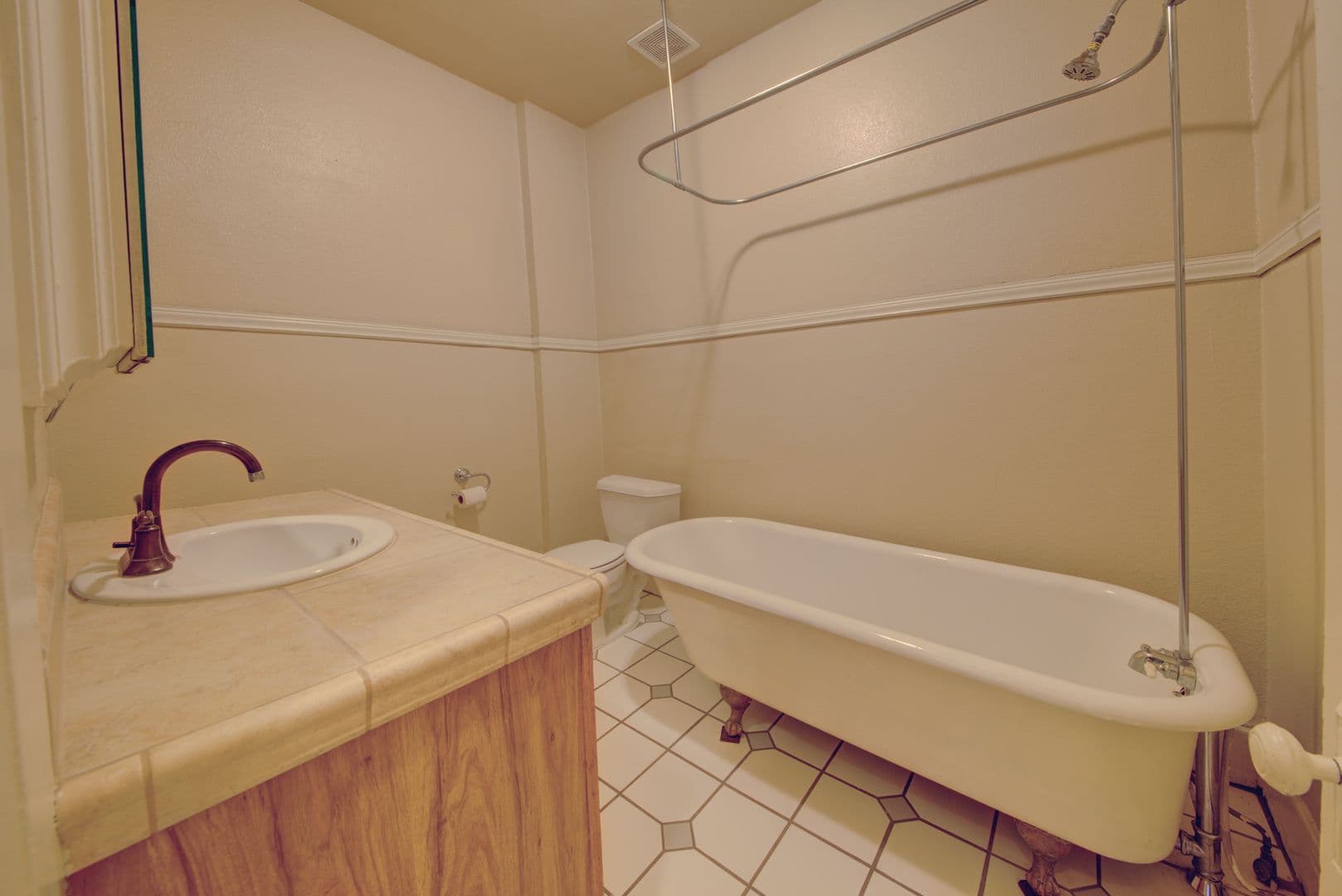 Fresno House: 734 E Peralta