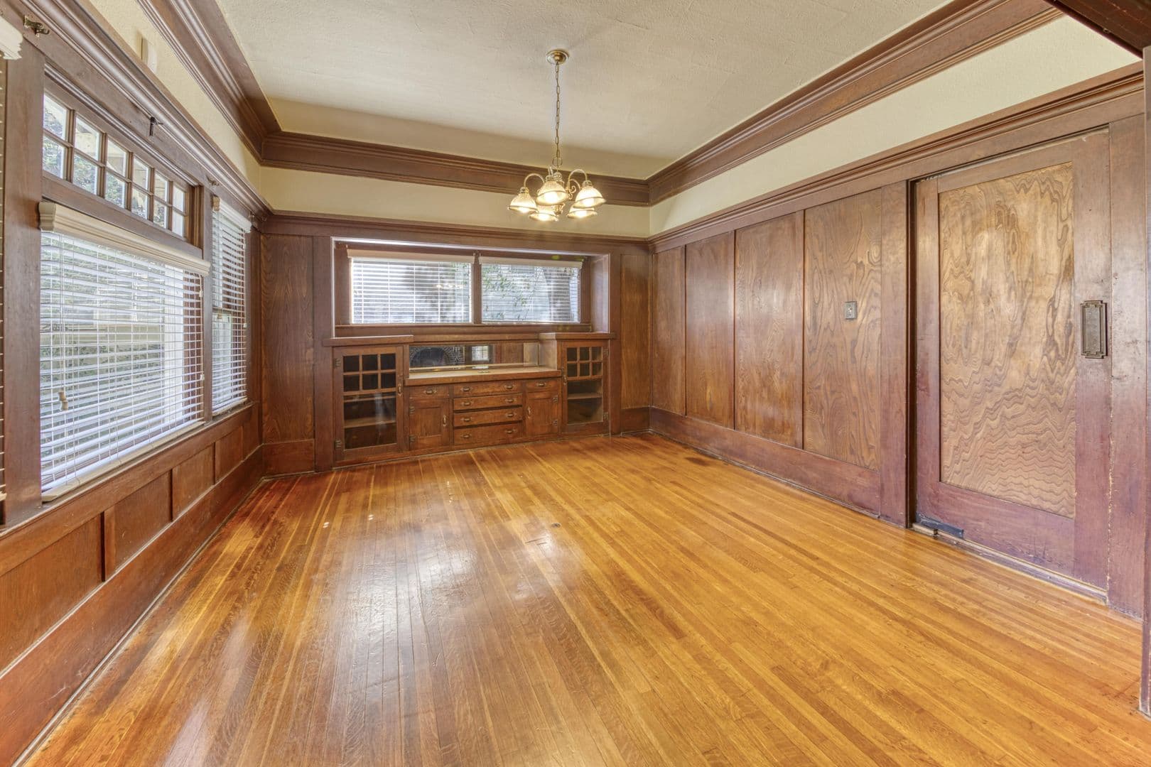Fresno House: 734 E Peralta