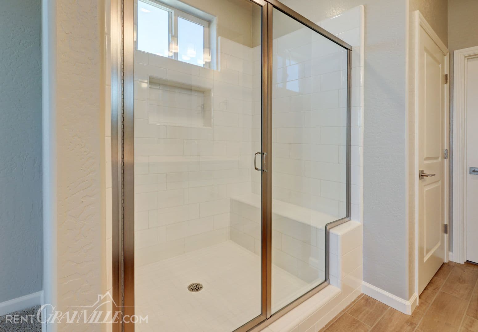Clovis House: 877 Halford Lane