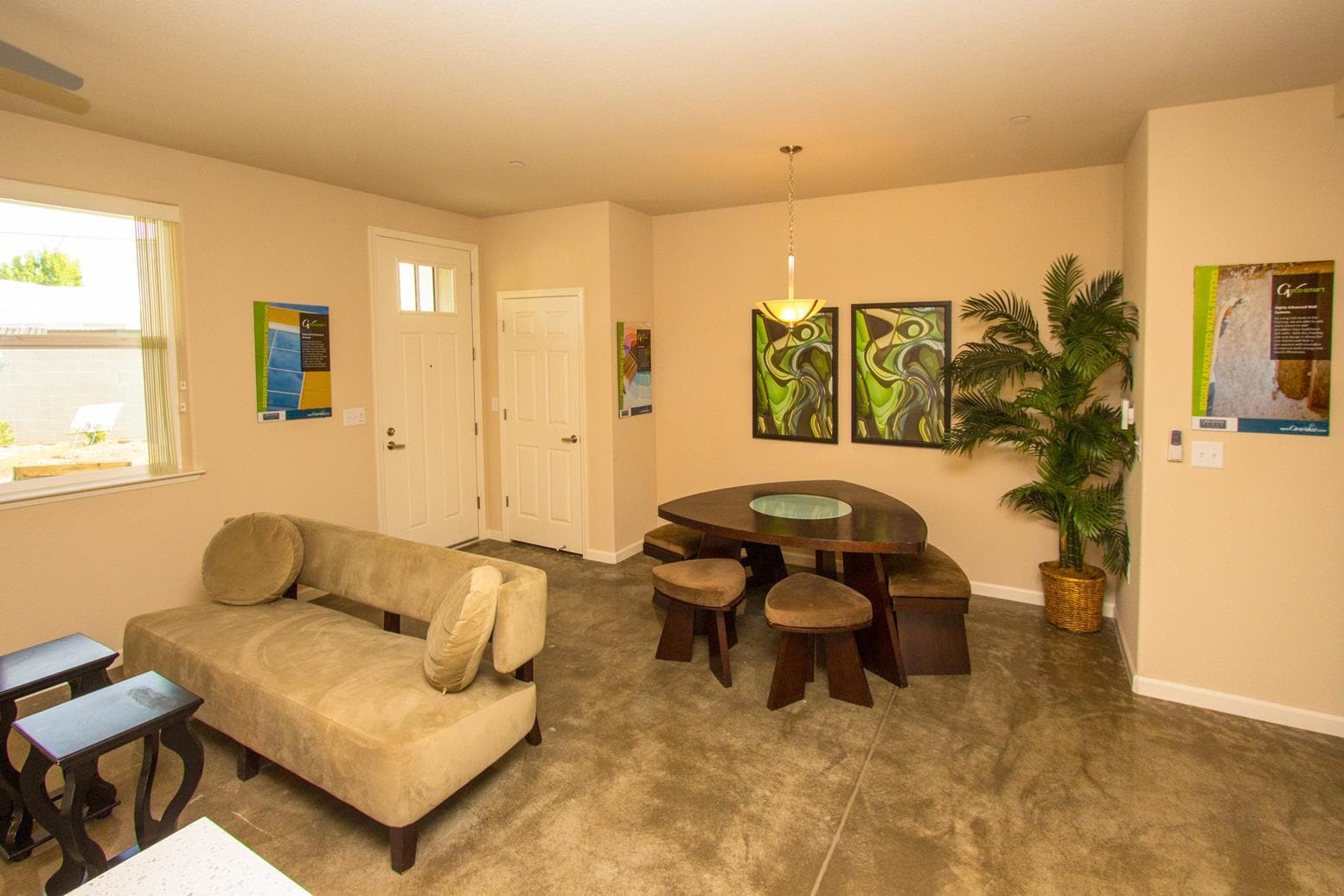 Fresno Apartment: Crichton Place on L Street