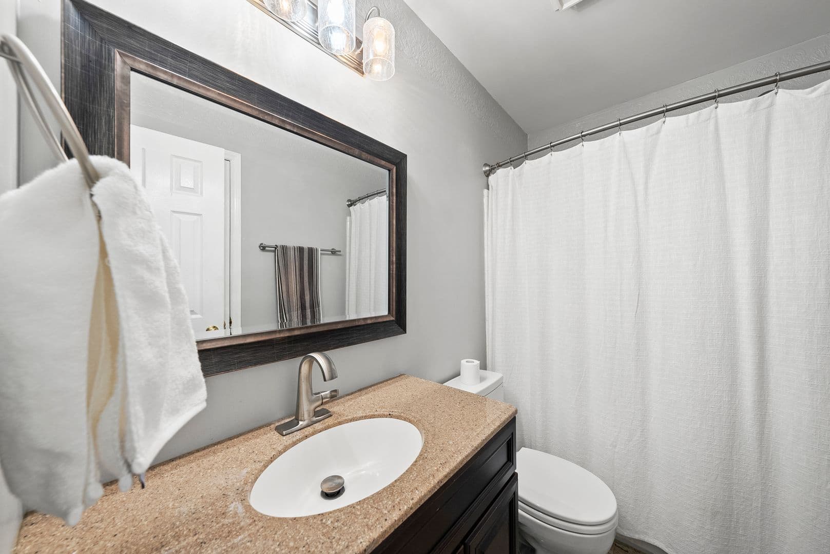 Durham House: 4006 Kettering DR
