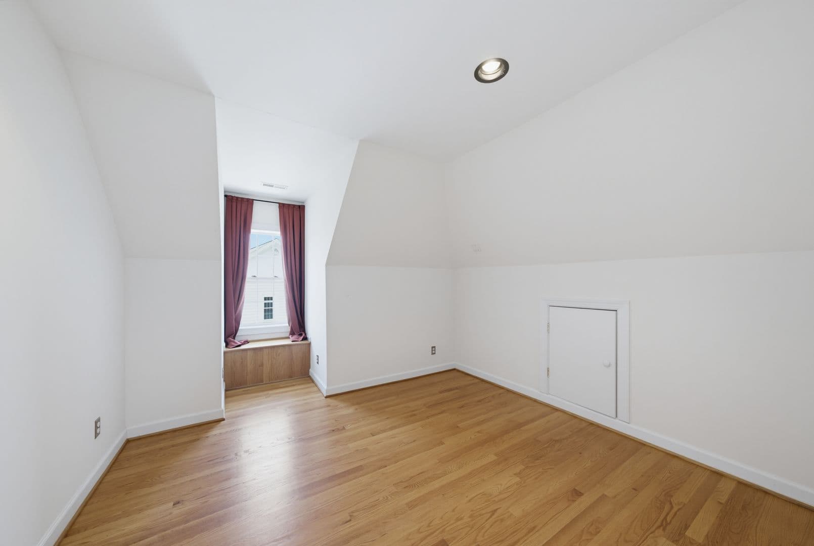 Raleigh House: 2912 Oak Bridge Drive