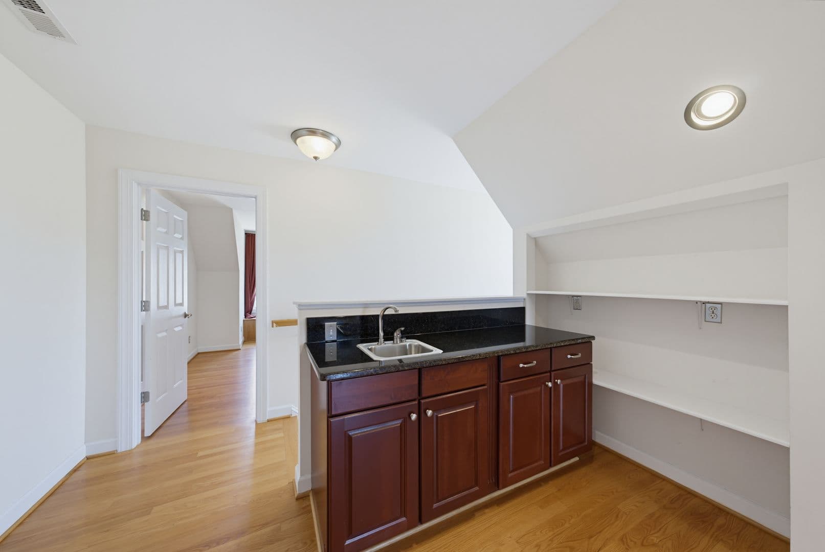Raleigh House: 2912 Oak Bridge Drive