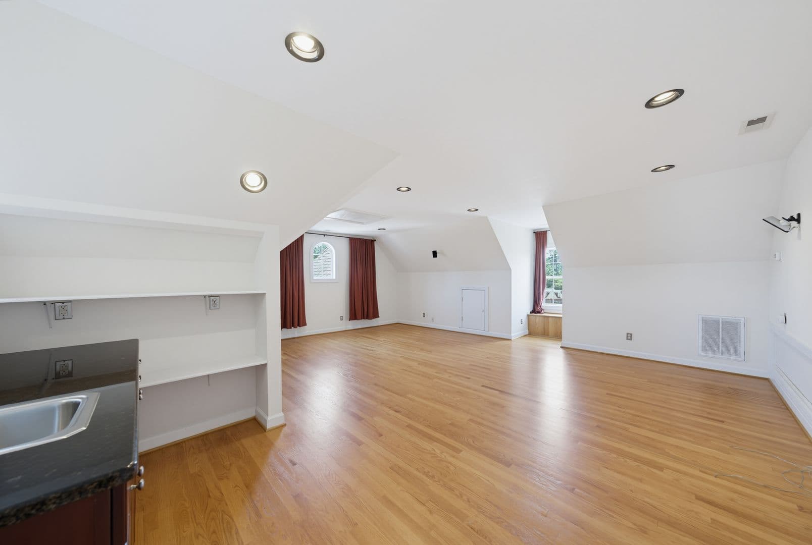 Raleigh House: 2912 Oak Bridge Drive