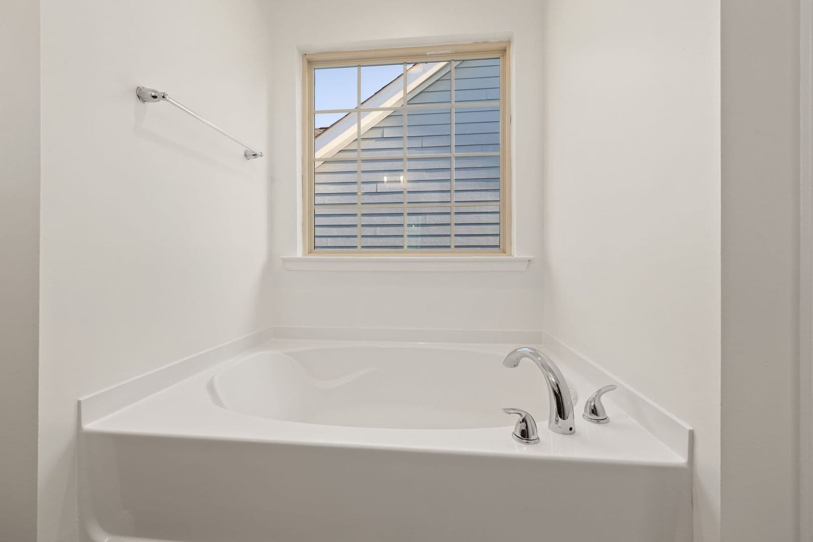 Wendell House: 521 Groveview Wynd Dr