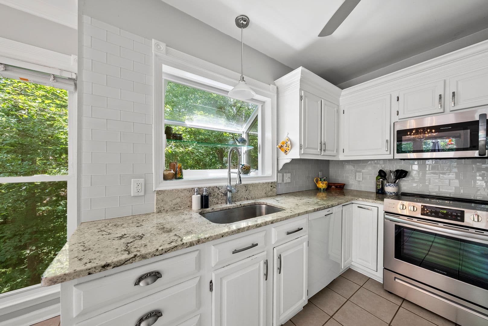 Durham House: 4006 Kettering DR